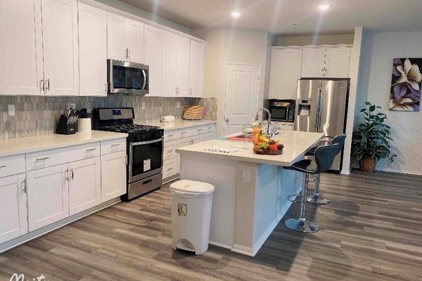 Frigorífic, microones, forn i placa de cuina