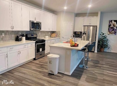 15% Off Spacious And Confoetable One-Story  4 Rooms