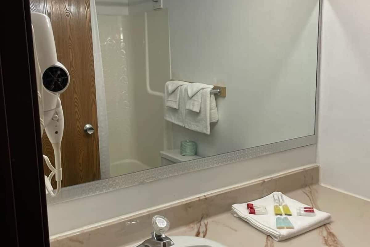 Family Double Room | Blackout drapes, free WiFi, bed sheets