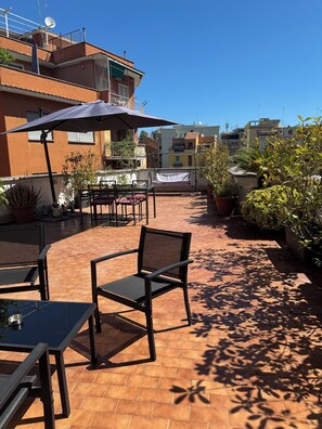 Terrace/patio - Mapi House, your home just steps from Metro B1 (Roma)