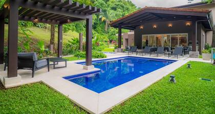 - Casa Cenizaro Six Bedroom Private Pool Family