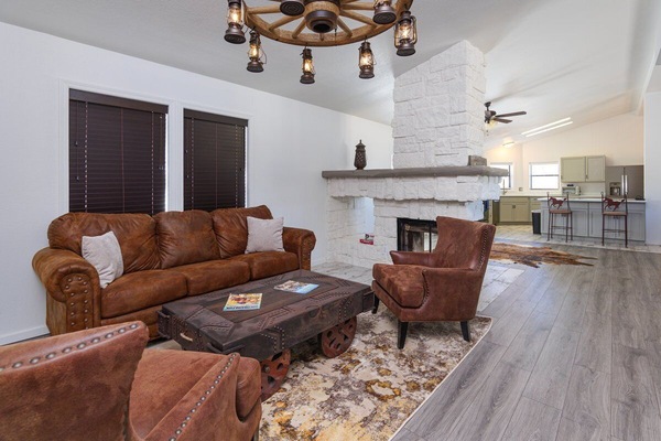 Een smart-tv en een open haard