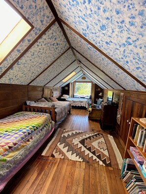 3 soverom, skrivebord, wi-fi (inkludert) og sengetøy