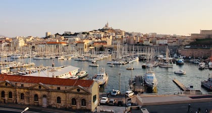 PrĂšs du Vieux Port | La Joliette | T2 moderne 4p
