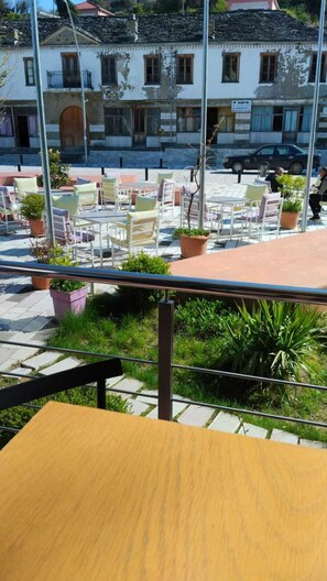 Terrace/patio - Hotel OREKLE (Libohove)