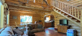 Log Cabin in the Pines near Happys Inn MT!