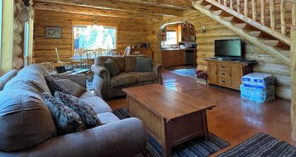Log Cabin in the Pines near Happys Inn MT!