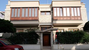 Unclassified image, 3 of 14, button - Cozy apartment of 70 sqm, able to accommodate up to 4 people, located in the basement of a building without elevator. We are just a few meters from the Lungomare Cristoforo Colombo, where you can take long walks and reach the historic center of Trani, wi (Trani)