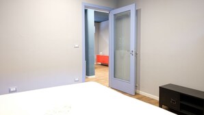 Unclassified image, 2 of 14, button - Cozy apartment of 70 sqm, able to accommodate up to 4 people, located in the basement of a building without elevator. We are just a few meters from the Lungomare Cristoforo Colombo, where you can take long walks and reach the historic center of Trani, wi (Trani)