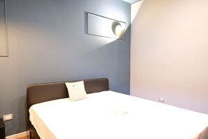 2 bedrooms, iron/ironing board, Internet, bed sheets