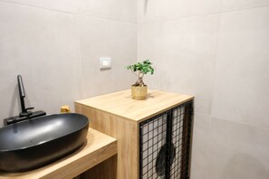 Doccia, asciugacapelli, bidet