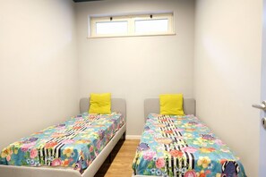 2 chambres, fer et planche à repasser, accès Internet, draps fournis