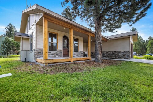 Bogie Bungalow - Walk to lake, bar & restaurant - Near golf course - AC - Fireplace - Pet Ok