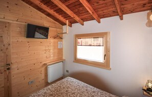 1 bedroom, travel crib, free WiFi