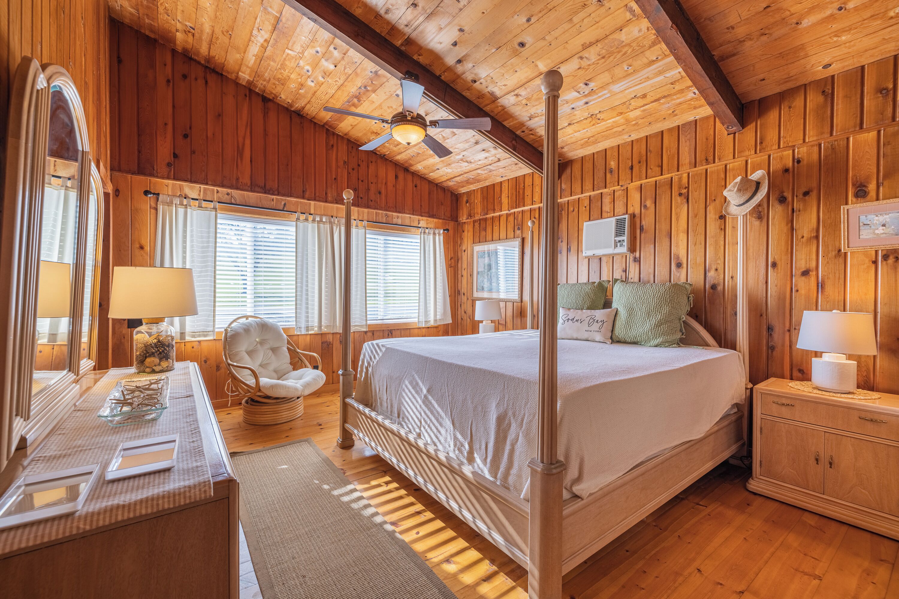 5 bedrooms, WiFi, bed sheets