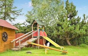 Children's area - Beautiful home in Lebieniec with WiFi (Lebieniec)