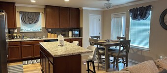Beautiful home great location military grad families!!!