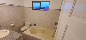 Dusche, Handtücher, Toilettenpapier