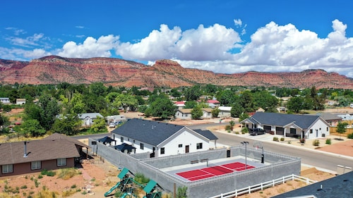 Pickleball Paradise in Kanab with Hot Tub Unit 2