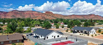 Pickleball Paradise in Kanab with Hot Tub Unit 2