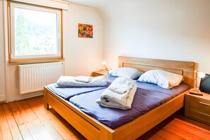 3 quartos, ferros/tábuas de passar roupa, Wi-Fi de cortesia