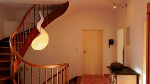 Interior - Holiday flat "Villa Fink Obergeschoss" with mountain view, private terrace and wifi. (Schramberg)