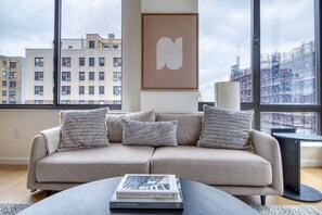 Télévision, chaîne hi-fi