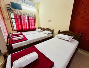 Deluxe Triple Room - Shree Katyayani Residency (Gokarna)