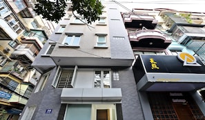 Fachada de la propiedad