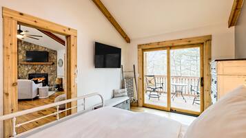 1 bedroom, desk, iron/ironing board, WiFi