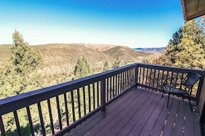 Property grounds - 2BDR mountain condo near some great ski resorts. Bring the whole family! (Ruidoso)