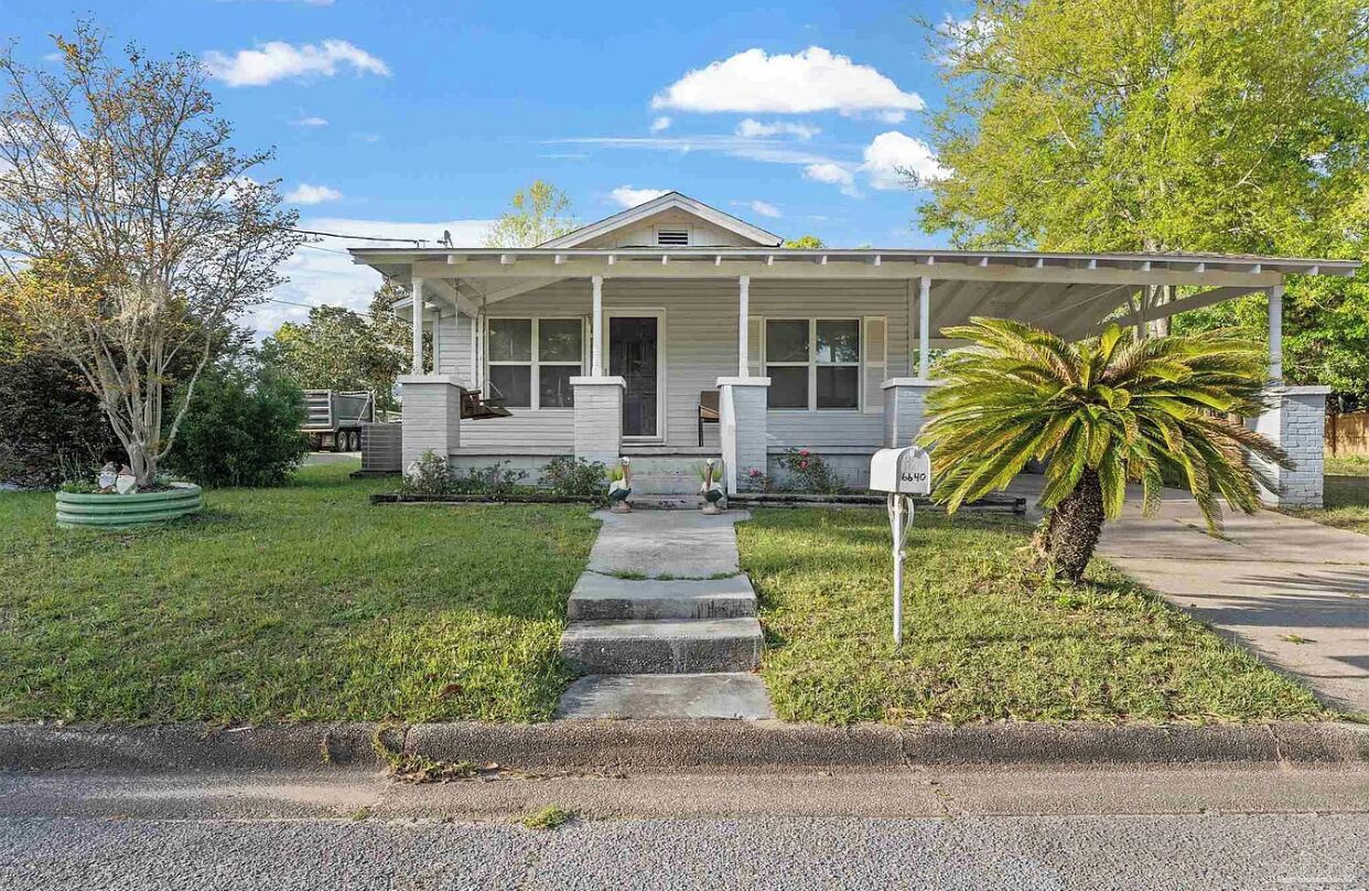 Charming Home in the Heart of Milton 