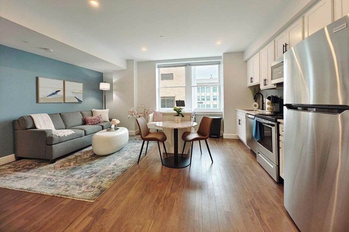 Elegant 1BR King Bed Apts - 1.3 Miles to TIAA Bnk Fld