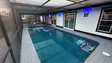 Udendørs pool, opvarmet pool