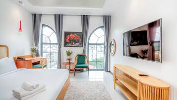 Dobbeltrom – standard | Safe på rommet, individuelt dekorert, individuelt innredet og skrivebord