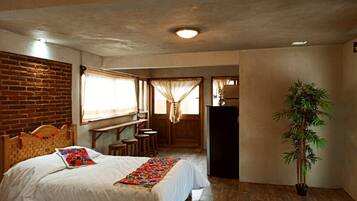 1 bedroom, desk, free WiFi, bed sheets