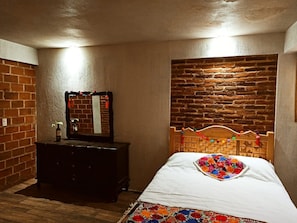1 bedroom, desk, free WiFi, bed sheets - El Mirador (San Cristóbal de las Casas)