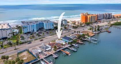 Pets Allowed! Fishing Dock and Water Views! Walk to Beach! FREE Activities! ~ Better Than Workin'!