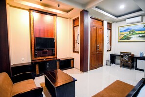 Deluxe Single Room | Free WiFi - Ndalem Mataram (Banyuwangi)