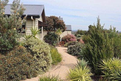 Charming Farmhouse on a Large Historic Olive Grove