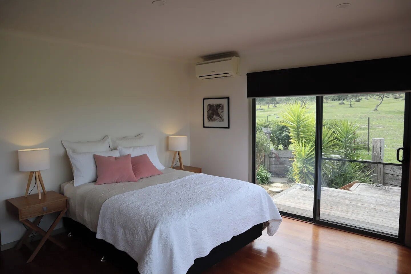 4 bedrooms, iron/ironing board, bed sheets