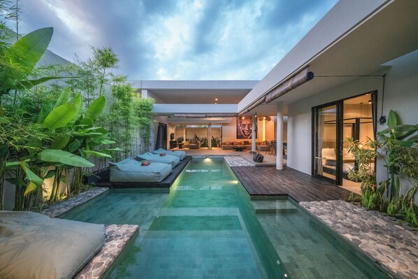 Outdoor pool - Villa Wiraja 1 (Canggu)