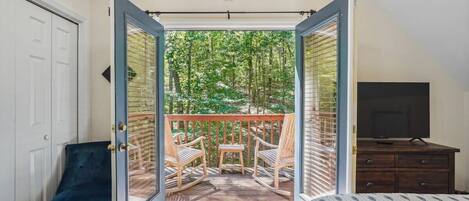 3 bedrooms, desk, iron/ironing board, WiFi