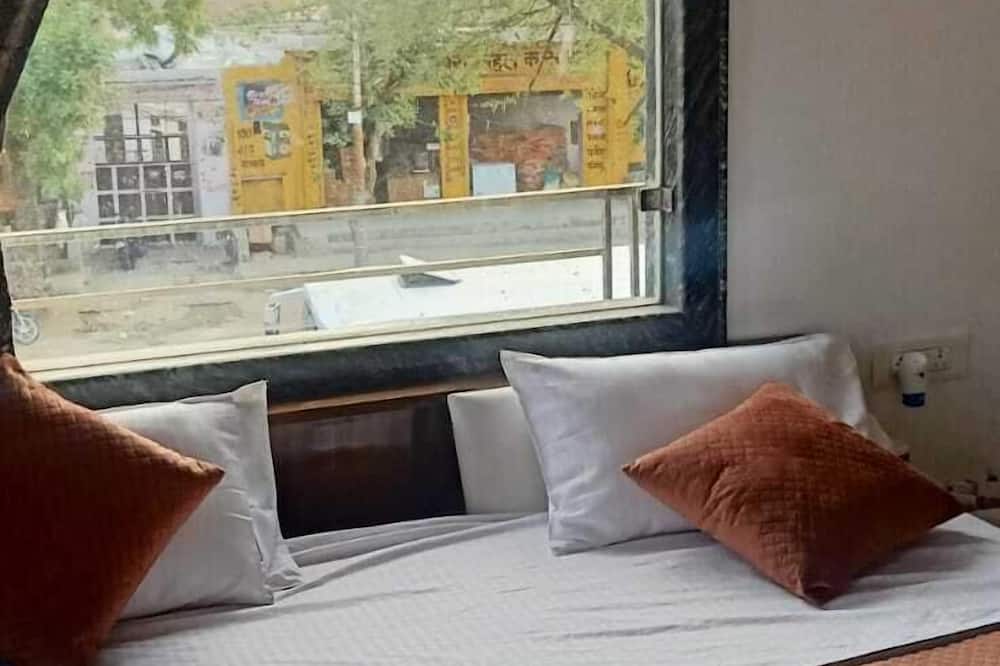 BRAJDHAM HOTEL BARSANA - Deeg