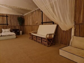 1 bedroom, Egyptian cotton sheets, premium bedding, down duvets - 57 Safari (Al Madam)