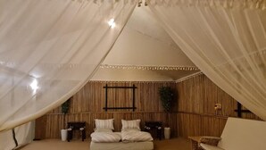 Standard Tent | 1 bedroom, Egyptian cotton sheets, premium bedding, down comforters - 57 Safari (Al Madam)