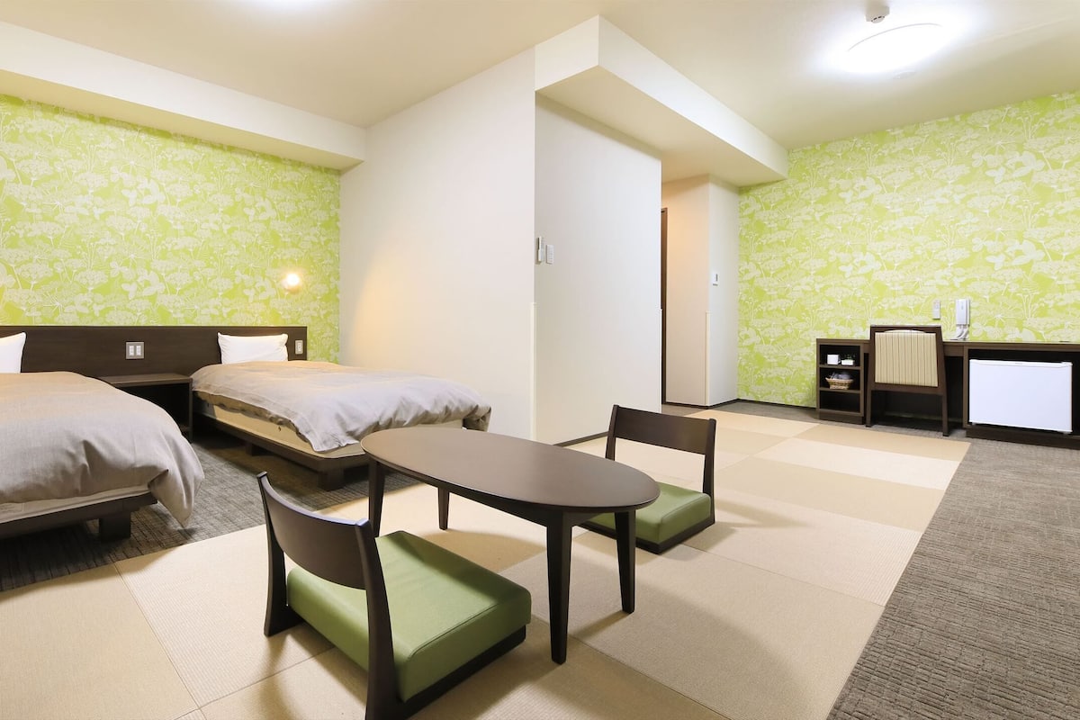 Junior-Suite, Nichtraucher (Junior Suite Twin) | 1 Schlafzimmer, kostenloses WLAN, Bettwäsche