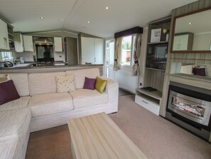 Living area - Swan (Leominster)