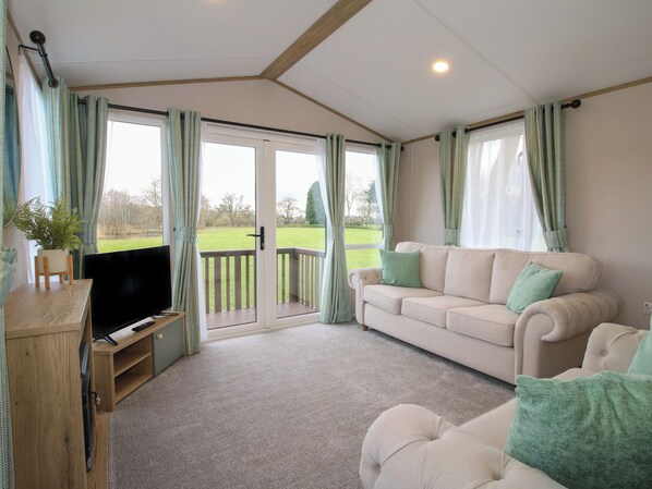 Cottage | Living area - Owl (Leominster)