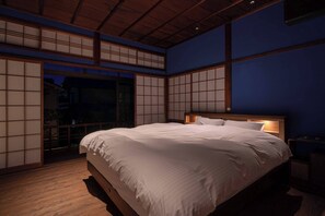 4 bedrooms, iron/ironing board, WiFi, bed sheets - Kenrokutei Oyado - 7 min. walk from Kenrokuen Garden, luxury old private house for up to 10 people. (金沢市)